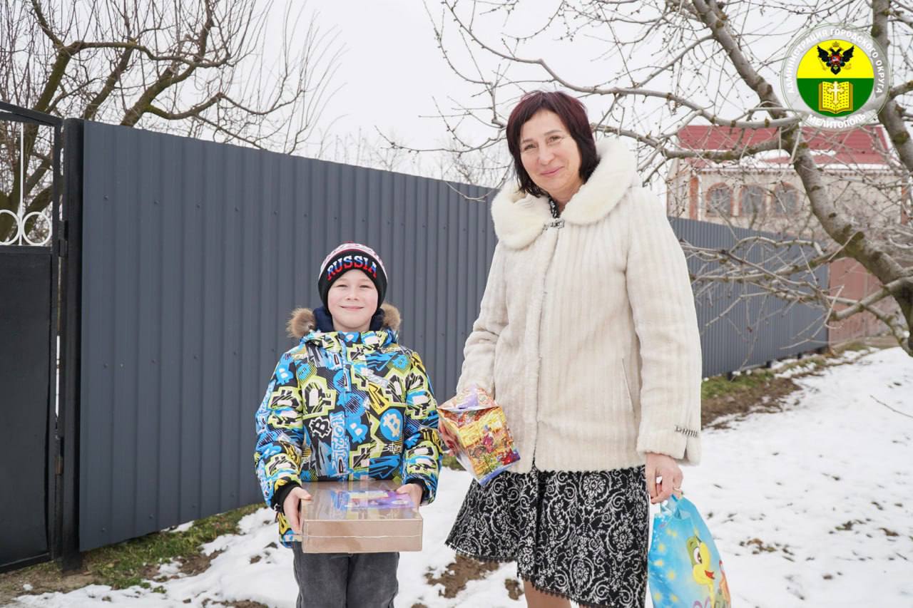 Ирина Матвиенко, исполняющая обязанности председателя Мелитопольского городского Совета, осуществила заветное желание Богдана из села Терпенье.